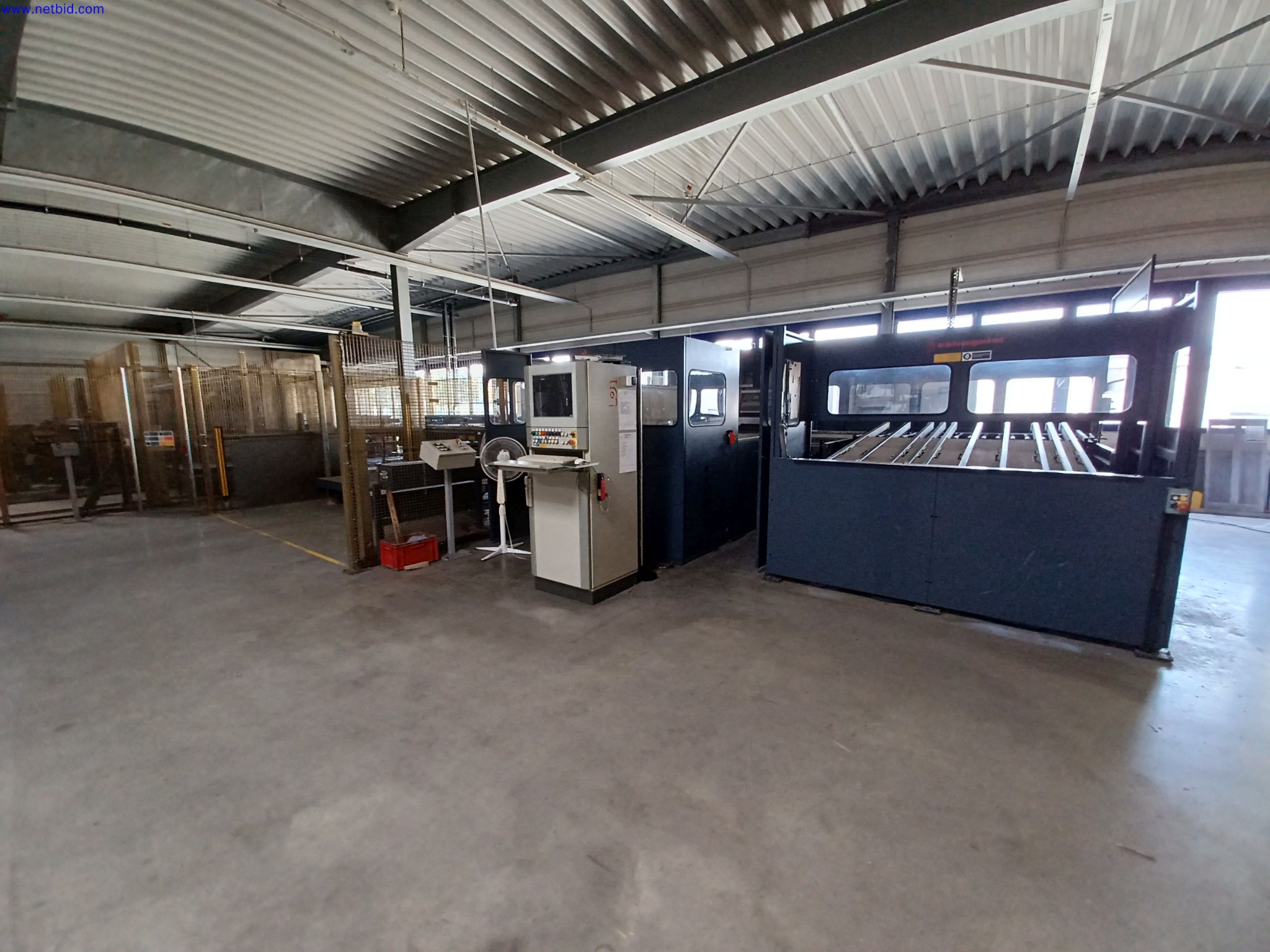 Machines of a lighting manufacturer for metalworking with accessories, continuous painting system, high-bay racking, industrial trucks, vehicles, IT and office equipment-1