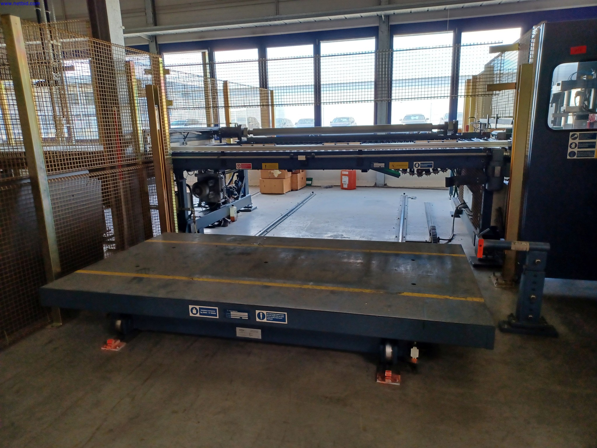 Machines of a lighting manufacturer for metalworking with accessories, continuous painting system, high-bay racking, industrial trucks, vehicles, IT and office equipment-8