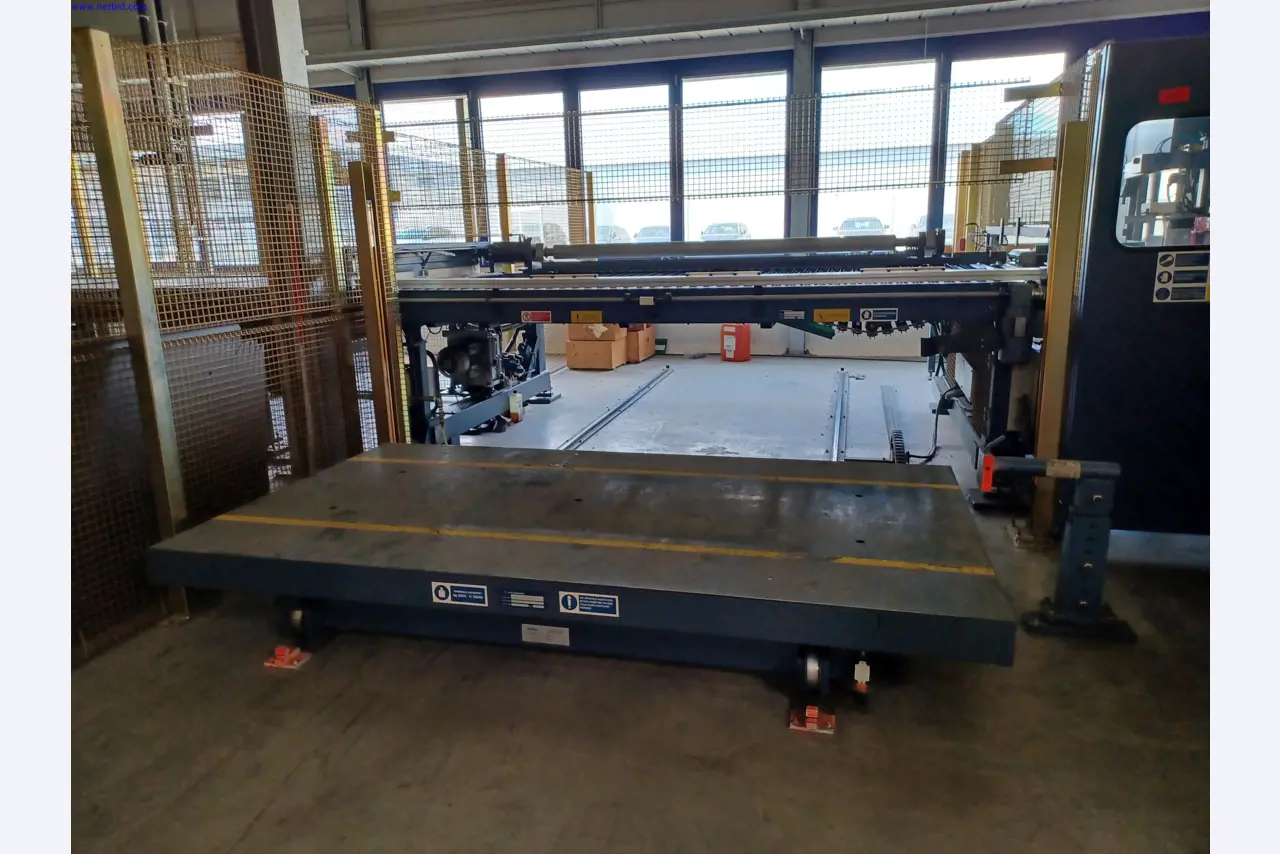 Machines of a lighting manufacturer for metalworking with accessories, continuous painting system, high-bay racking, industrial trucks, vehicles, IT and office equipment-8