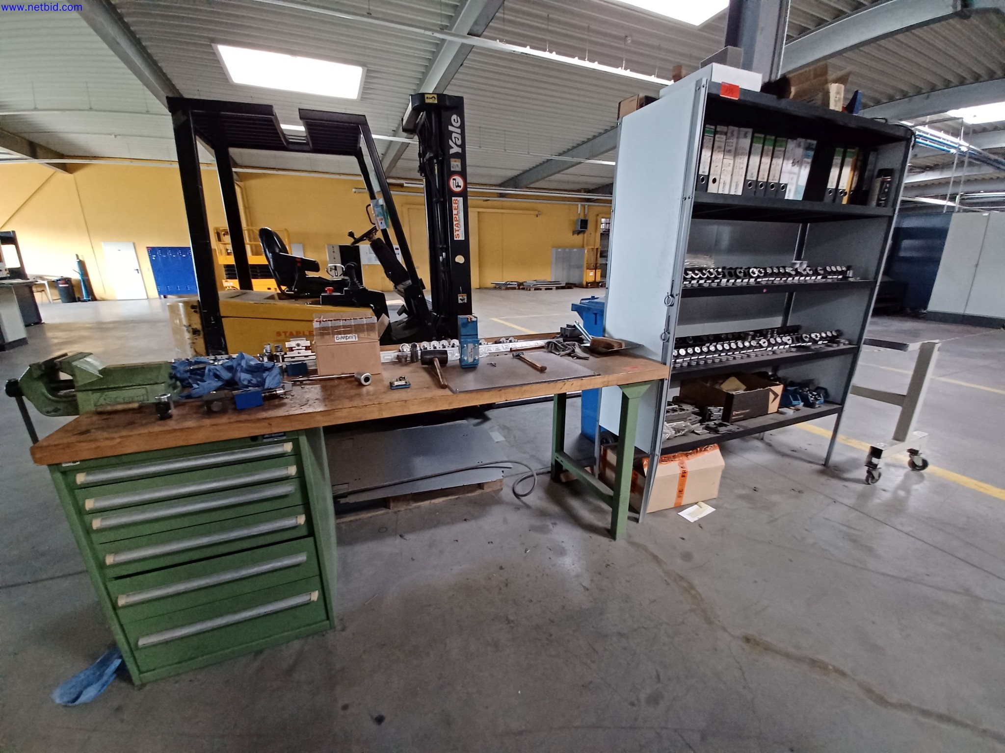 Machines of a lighting manufacturer for metalworking with accessories, continuous painting system, high-bay racking, industrial trucks, vehicles, IT and office equipment-1