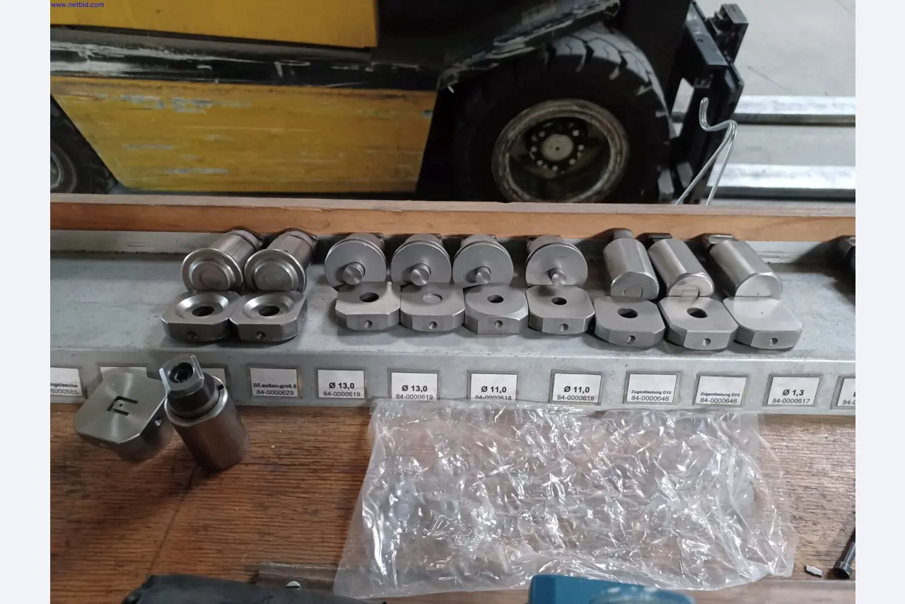 Machines of a lighting manufacturer for metalworking with accessories, continuous painting system, high-bay racking, industrial trucks, vehicles, IT and office equipment-2