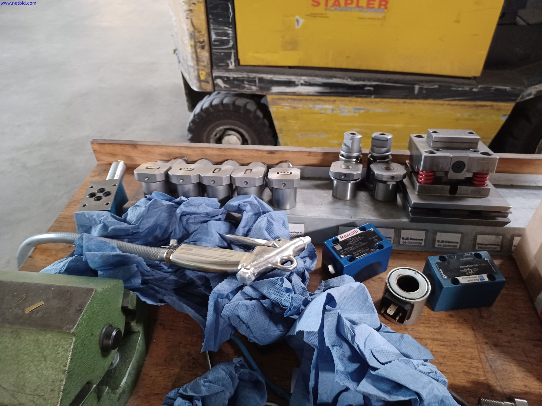 Machines of a lighting manufacturer for metalworking with accessories, continuous painting system, high-bay racking, industrial trucks, vehicles, IT and office equipment-3