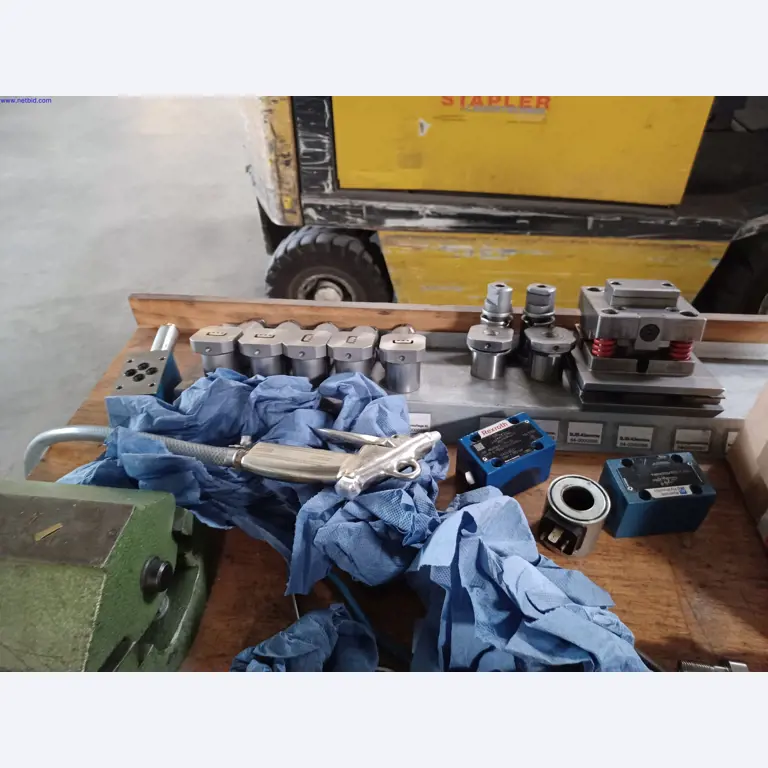 Machines of a lighting manufacturer for metalworking with accessories, continuous painting system, high-bay racking, industrial trucks, vehicles, IT and office equipment-3