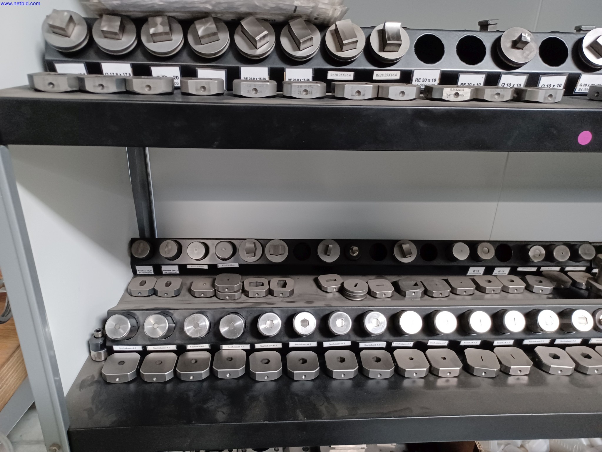 Machines of a lighting manufacturer for metalworking with accessories, continuous painting system, high-bay racking, industrial trucks, vehicles, IT and office equipment-4