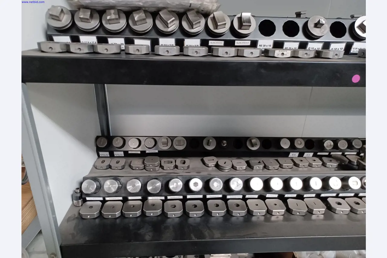 Machines of a lighting manufacturer for metalworking with accessories, continuous painting system, high-bay racking, industrial trucks, vehicles, IT and office equipment-4