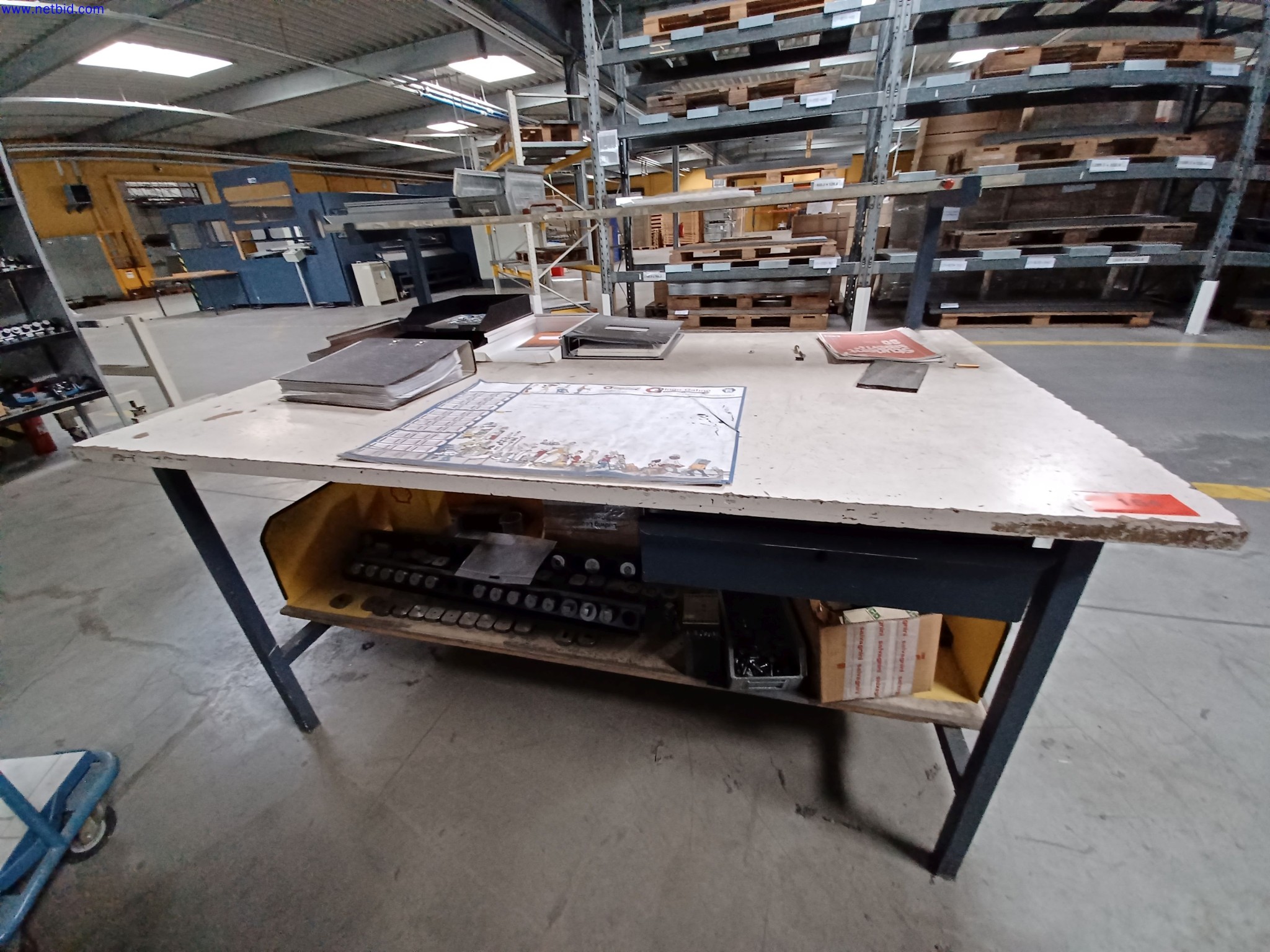 Machines of a lighting manufacturer for metalworking with accessories, continuous painting system, high-bay racking, industrial trucks, vehicles, IT and office equipment-1