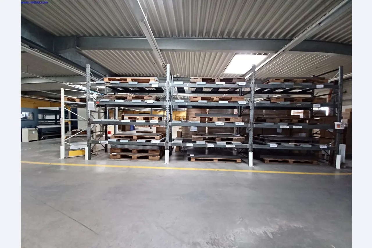 Machines of a lighting manufacturer for metalworking with accessories, continuous painting system, high-bay racking, industrial trucks, vehicles, IT and office equipment-3