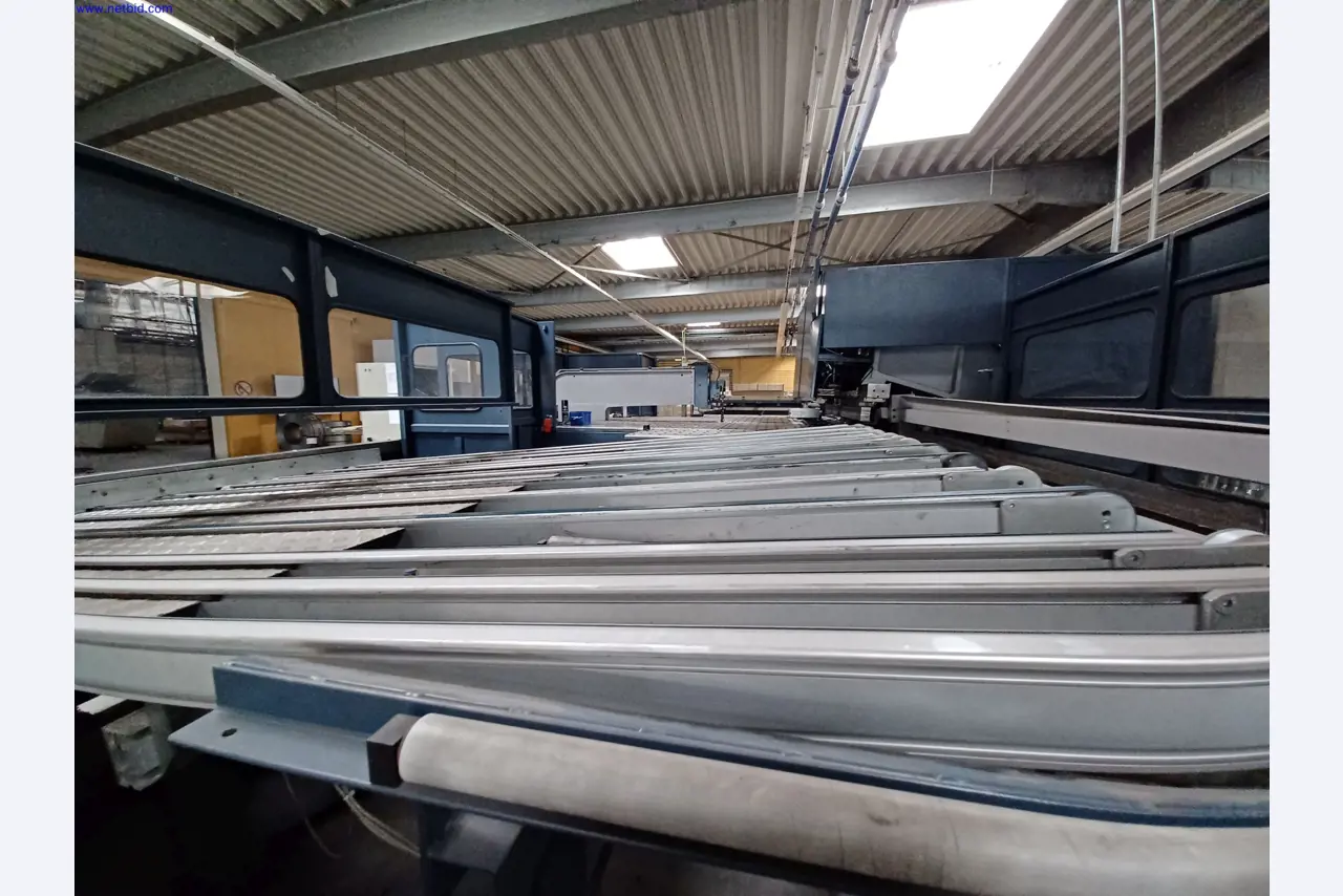 Machines of a lighting manufacturer for metalworking with accessories, continuous painting system, high-bay racking, industrial trucks, vehicles, IT and office equipment-10