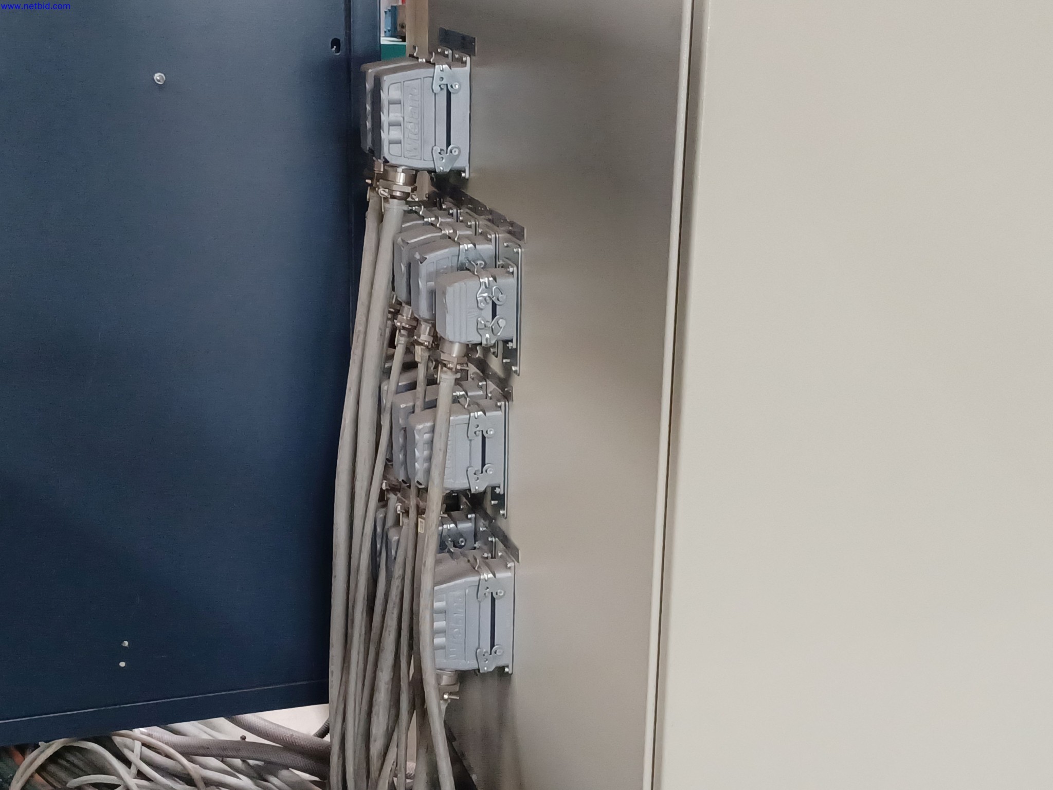 Machines of a lighting manufacturer for metalworking with accessories, continuous painting system, high-bay racking, industrial trucks, vehicles, IT and office equipment-12