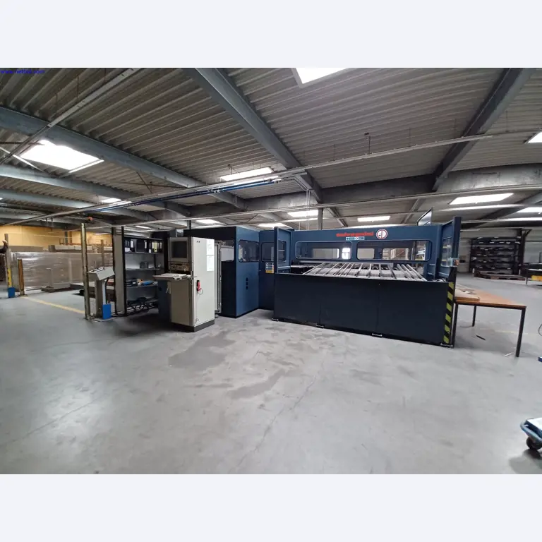 Machines of a lighting manufacturer for metalworking with accessories, continuous painting system, high-bay racking, industrial trucks, vehicles, IT and office equipment-1