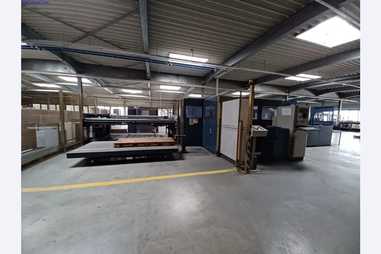 Machines of a lighting manufacturer for metalworking with accessories, continuous painting system, high-bay racking, industrial trucks, vehicles, IT and office equipment-2
