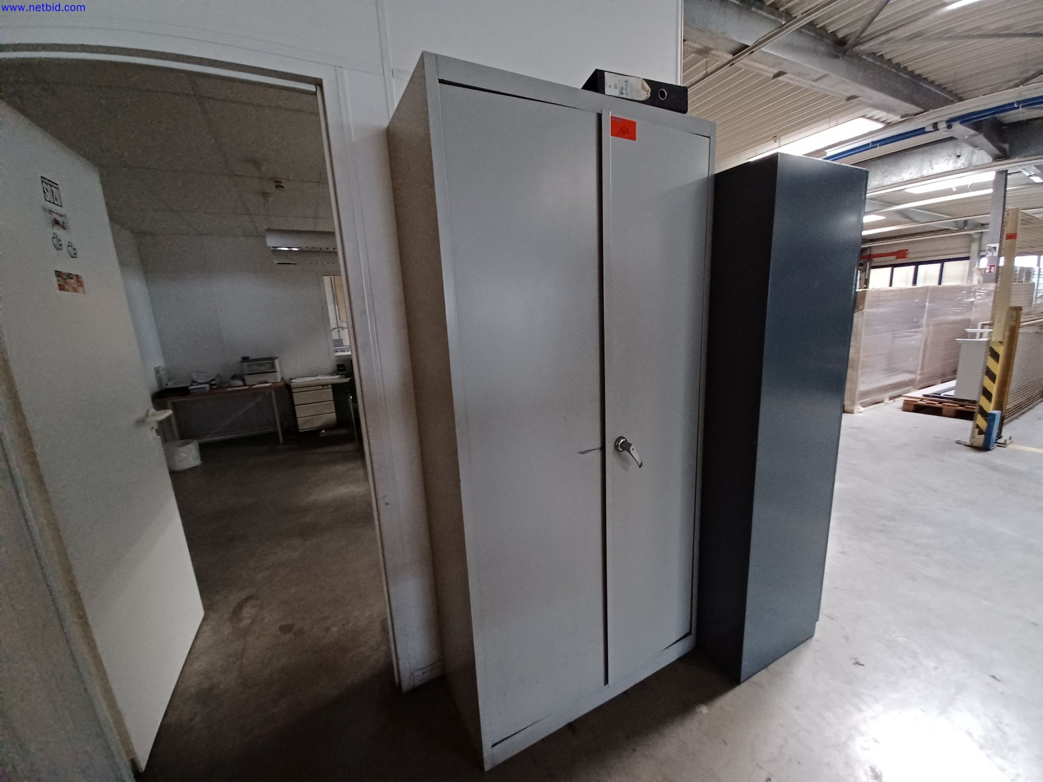 Machines of a lighting manufacturer for metalworking with accessories, continuous painting system, high-bay racking, industrial trucks, vehicles, IT and office equipment-2