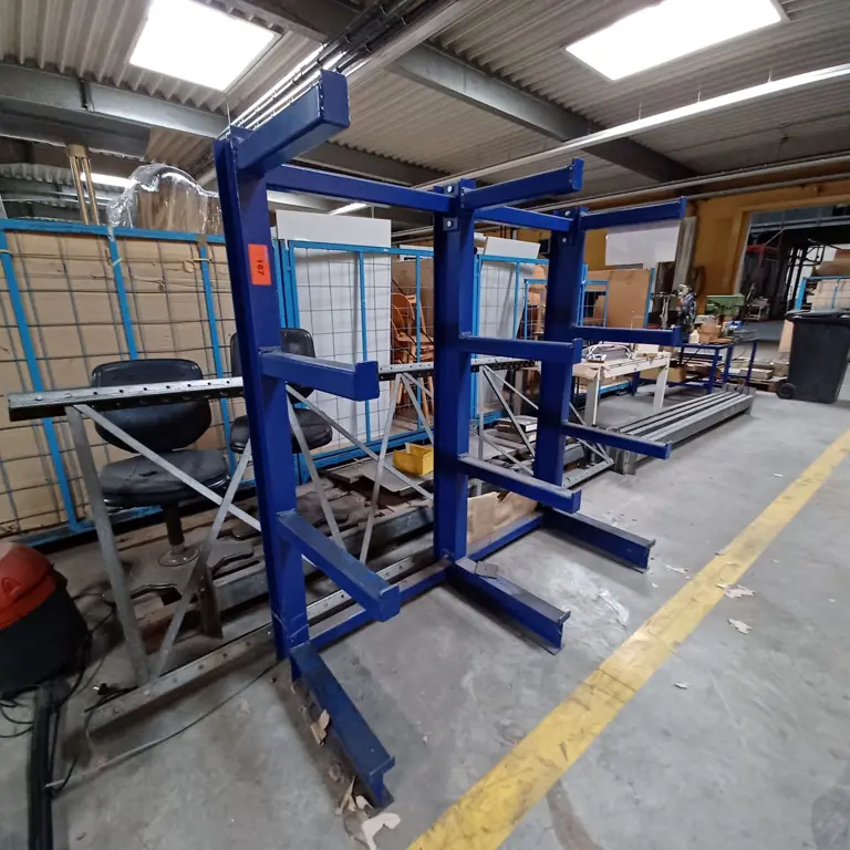 Cantilever rack