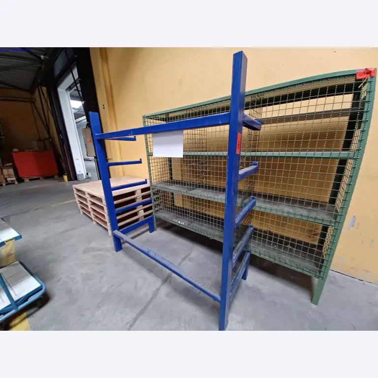 Máquinas de un fabricante de iluminación, incluso para la metalurgia con accesorios, sistema de pintura continua, estanterías altas, carretillas industriales, vehículos, equipos informáticos y de oficina.-1