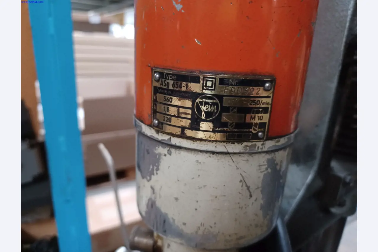 Machines of a lighting manufacturer for metalworking with accessories, continuous painting system, high-bay racking, industrial trucks, vehicles, IT and office equipment-5