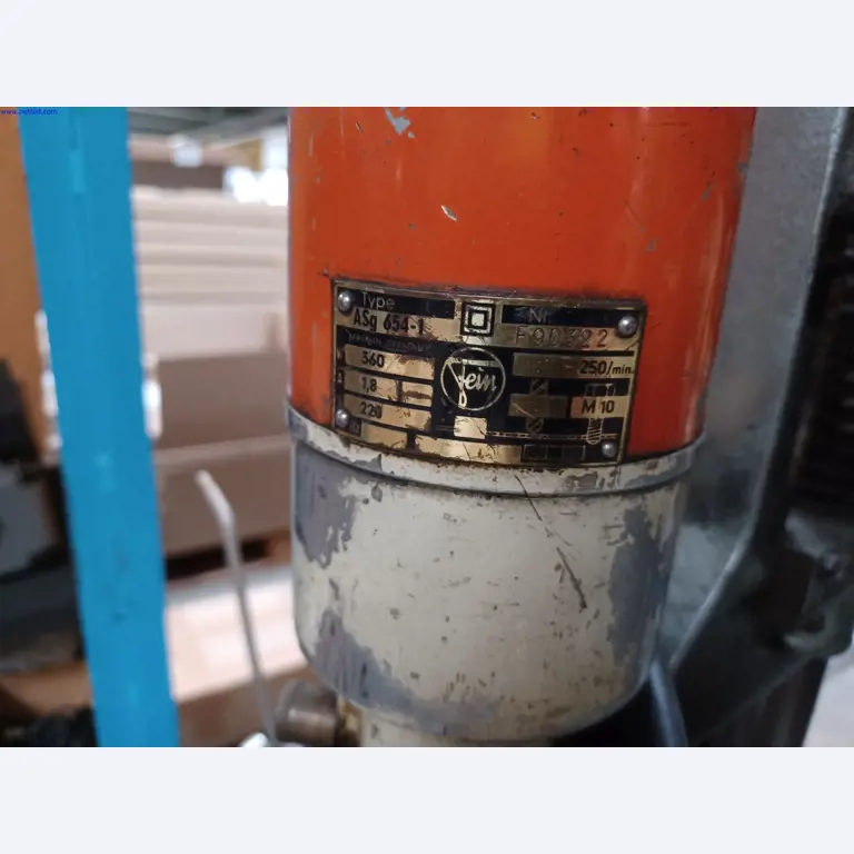 Machines of a lighting manufacturer for metalworking with accessories, continuous painting system, high-bay racking, industrial trucks, vehicles, IT and office equipment-5