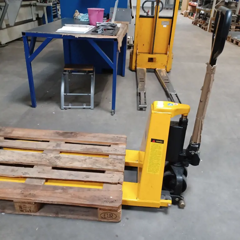 Scissor lift truck Bulto