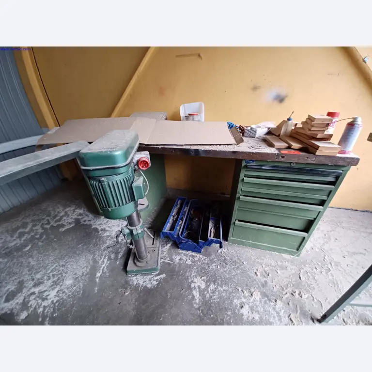 Machines of a lighting manufacturer for metalworking with accessories, continuous painting system, high-bay racking, industrial trucks, vehicles, IT and office equipment-1