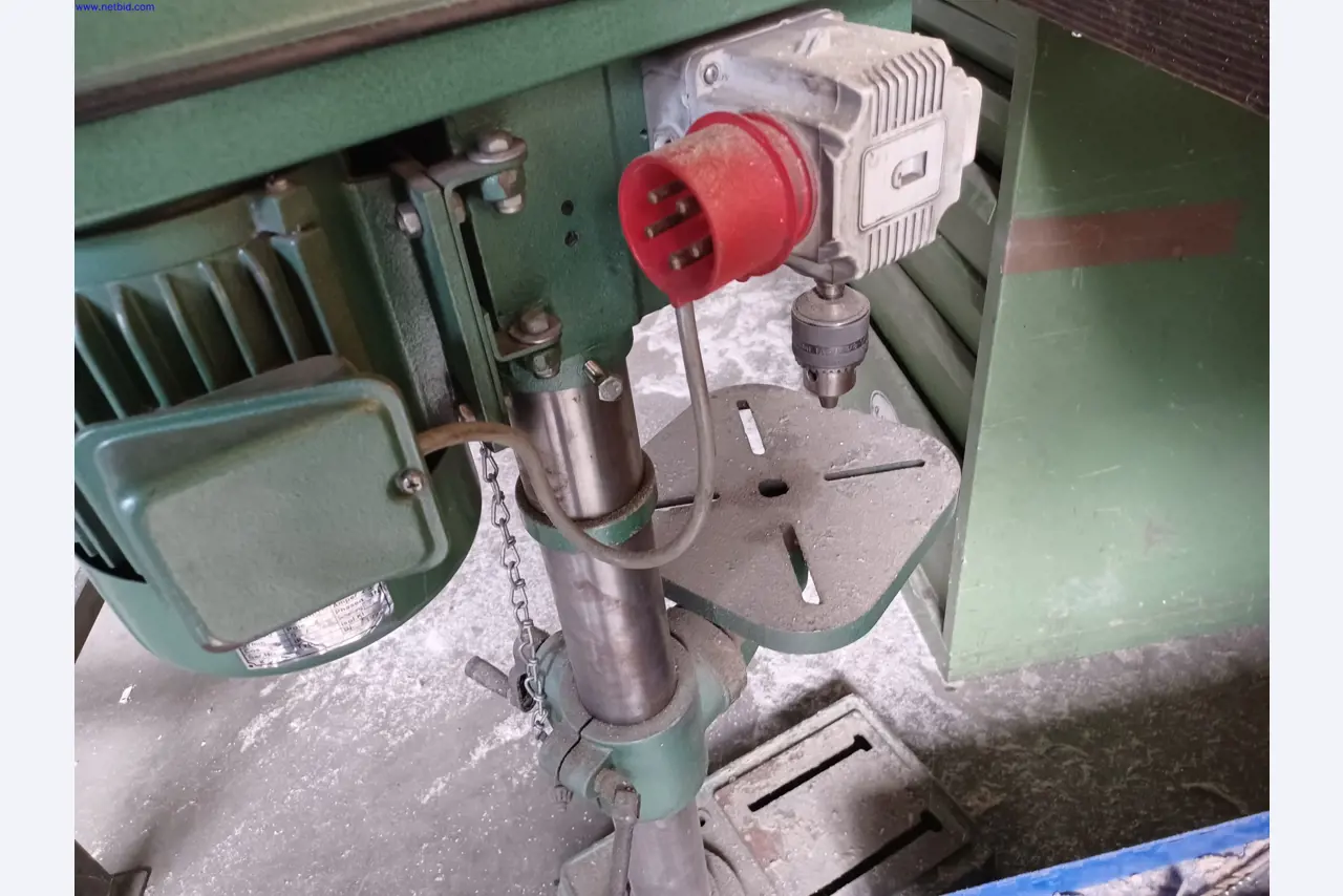 Machines of a lighting manufacturer for metalworking with accessories, continuous painting system, high-bay racking, industrial trucks, vehicles, IT and office equipment-2