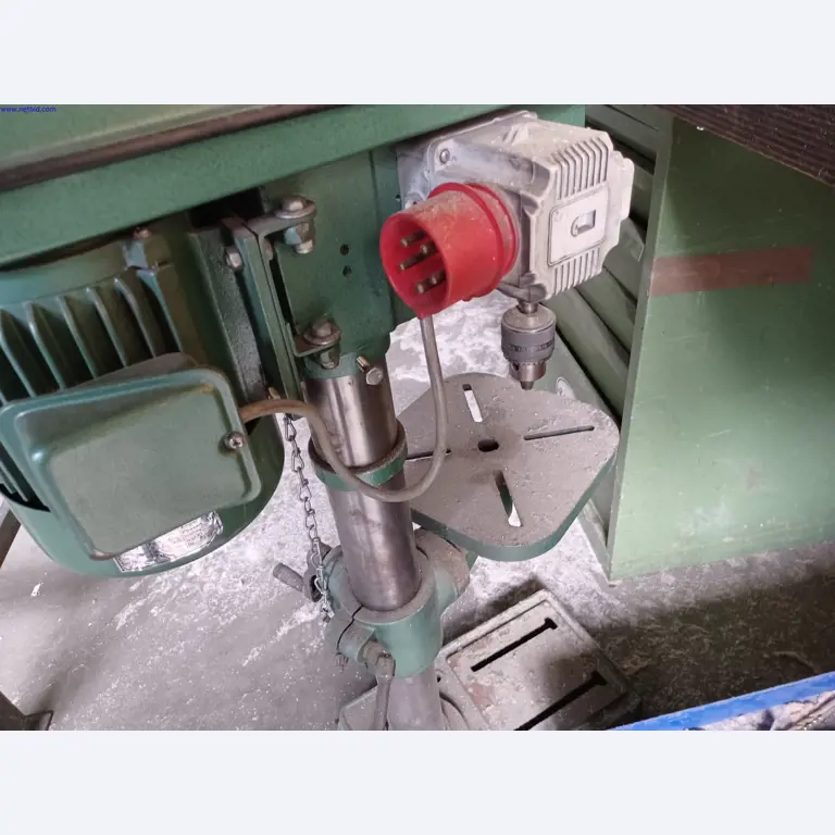 Machines of a lighting manufacturer for metalworking with accessories, continuous painting system, high-bay racking, industrial trucks, vehicles, IT and office equipment-2