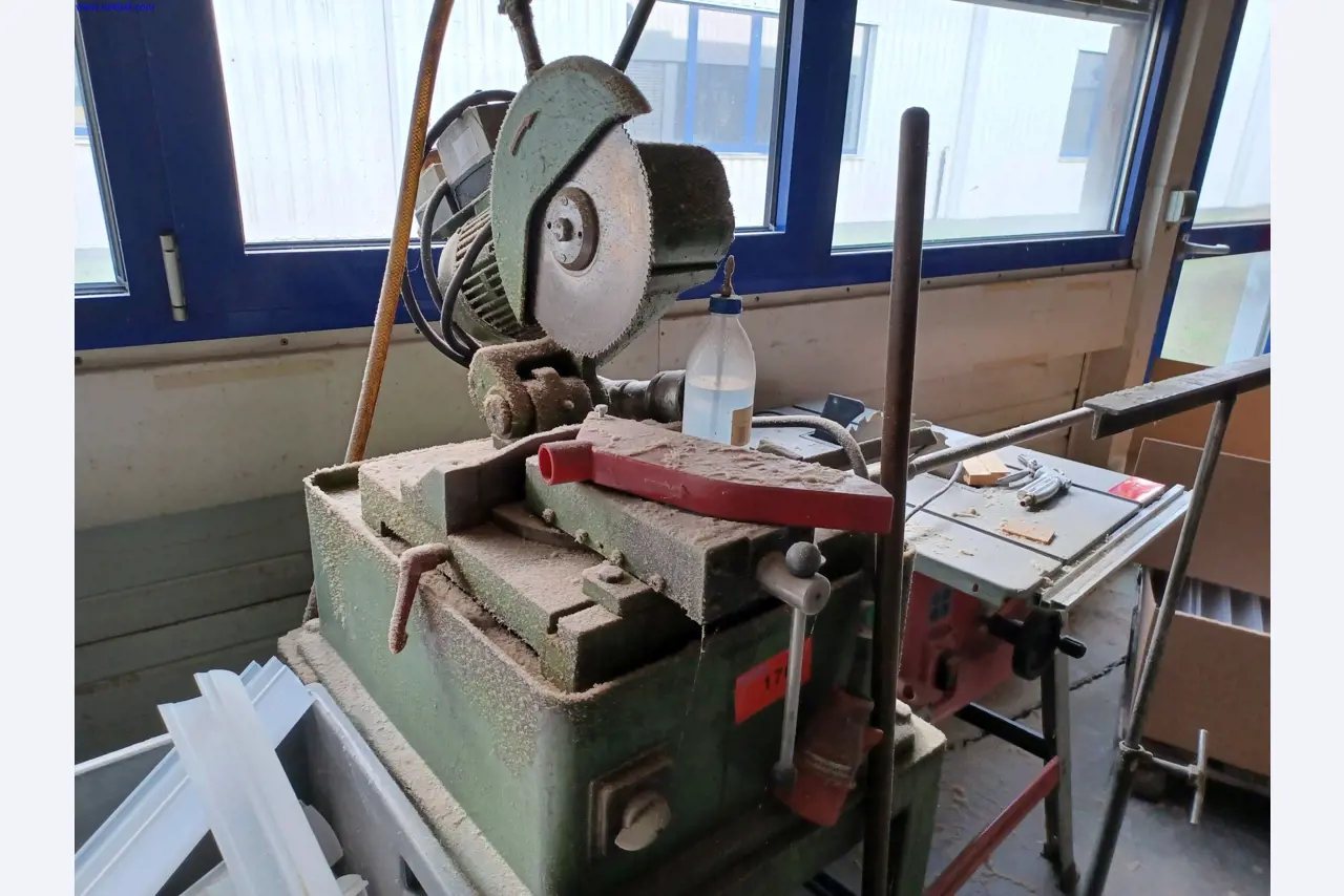 Machines of a lighting manufacturer for metalworking with accessories, continuous painting system, high-bay racking, industrial trucks, vehicles, IT and office equipment-1