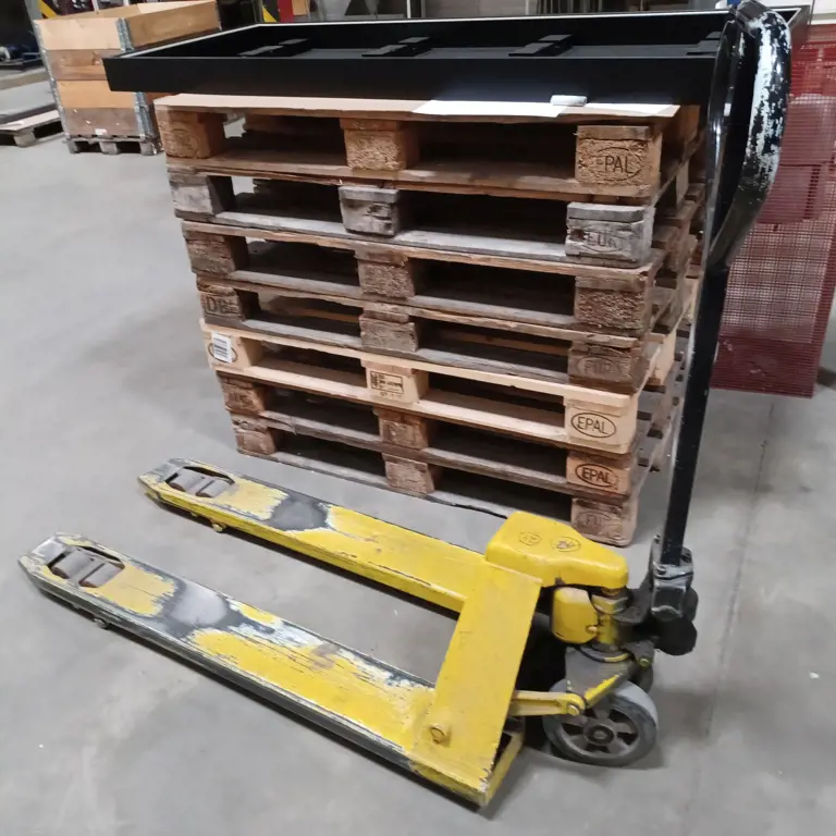 Pallet truck