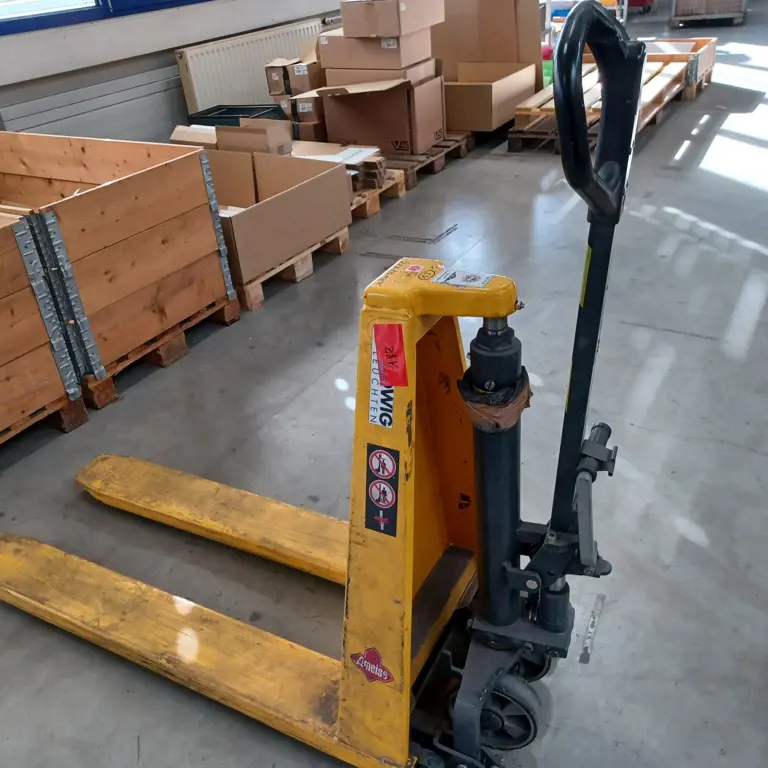 Scissor lift truck Ameise HL10M