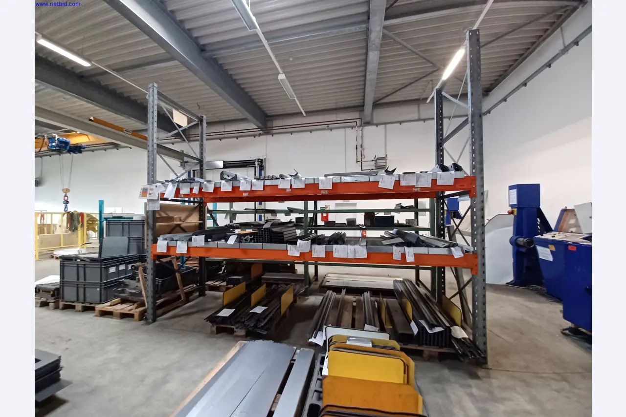 Machines of a lighting manufacturer for metalworking with accessories, continuous painting system, high-bay racking, industrial trucks, vehicles, IT and office equipment-1