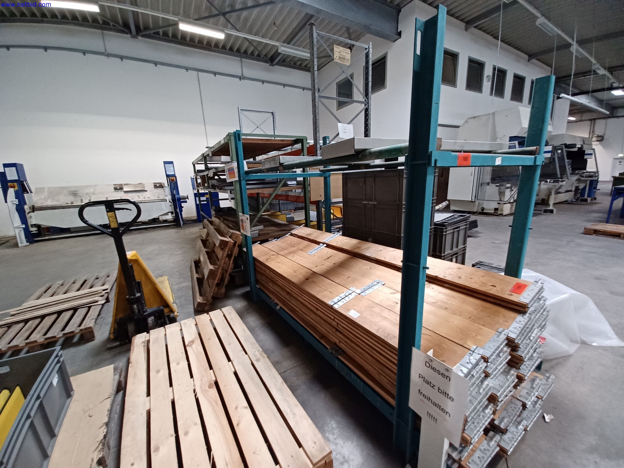 Machines of a lighting manufacturer for metalworking with accessories, continuous painting system, high-bay racking, industrial trucks, vehicles, IT and office equipment-1