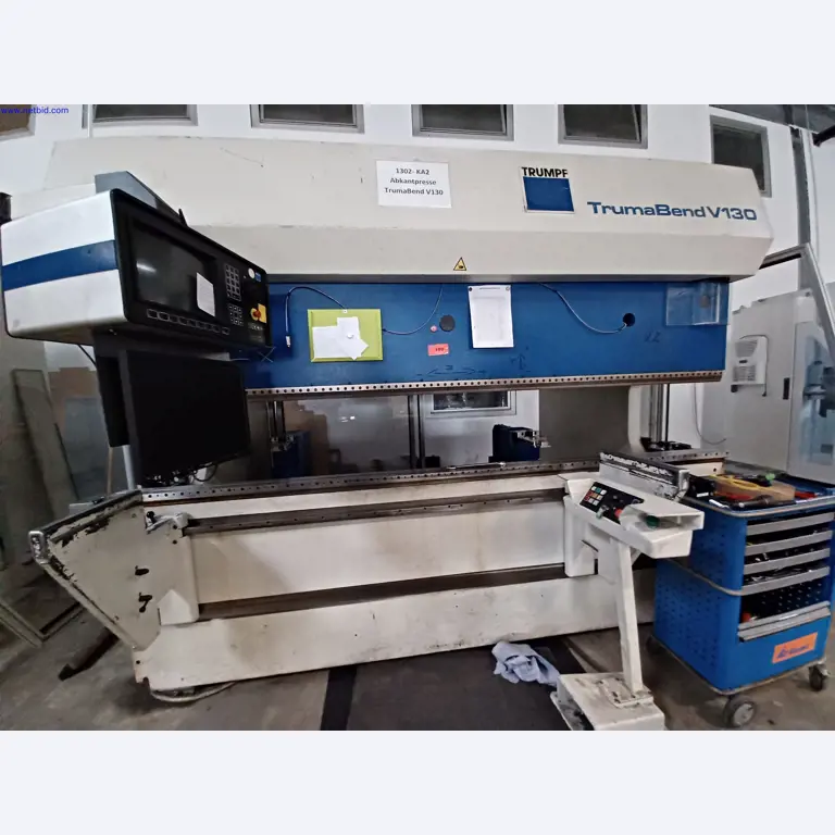 Machines of a lighting manufacturer for metalworking with accessories, continuous painting system, high-bay racking, industrial trucks, vehicles, IT and office equipment-1