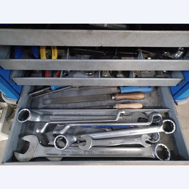 Machines of a lighting manufacturer for metalworking with accessories, continuous painting system, high-bay racking, industrial trucks, vehicles, IT and office equipment-2