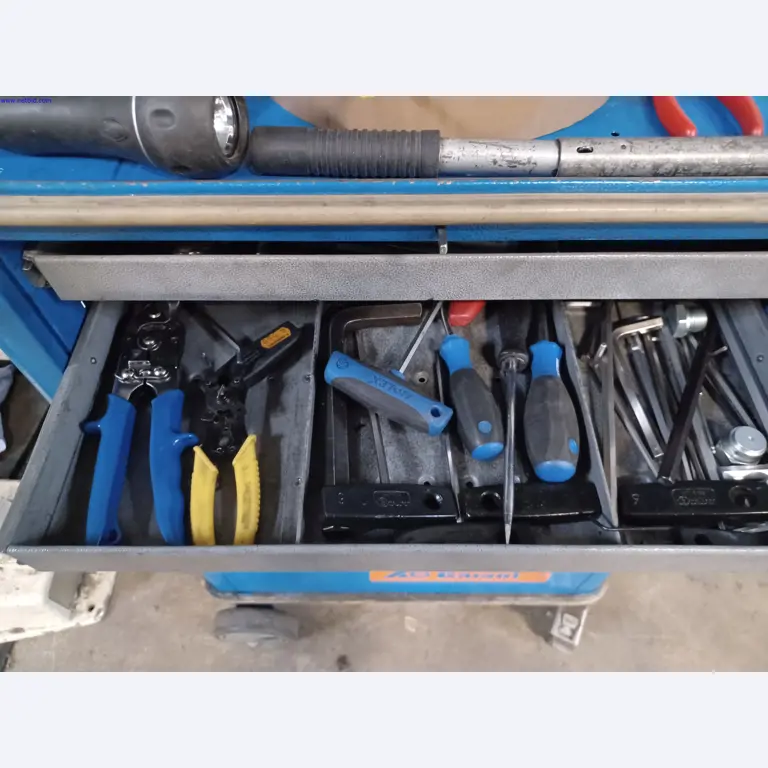 Machines of a lighting manufacturer for metalworking with accessories, continuous painting system, high-bay racking, industrial trucks, vehicles, IT and office equipment-4