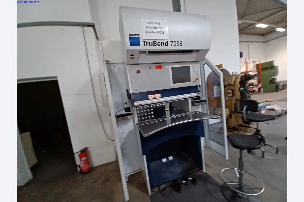 Machines of a lighting manufacturer for metalworking with accessories, continuous painting system, high-bay racking, industrial trucks, vehicles, IT and office equipment-1