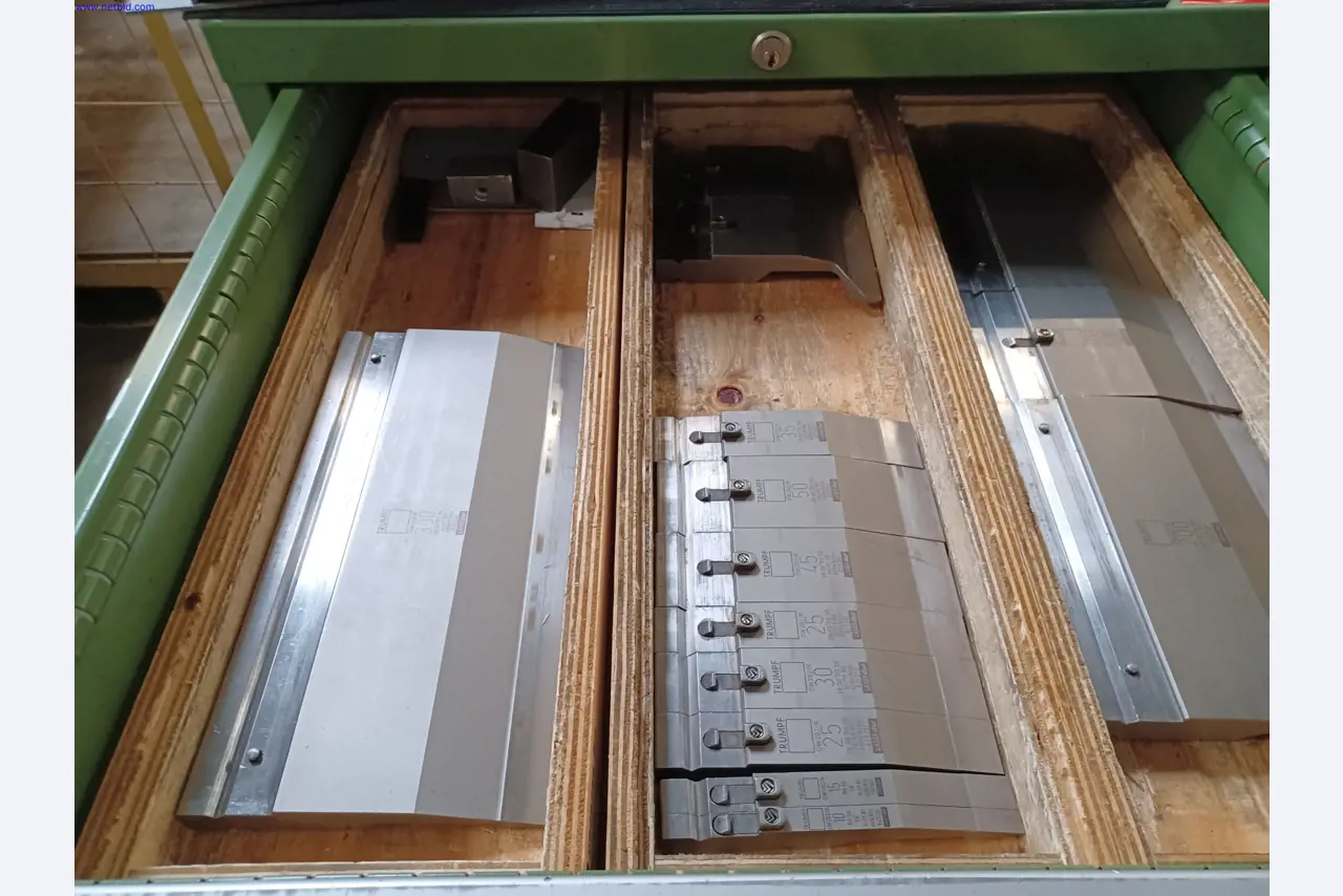 Machines of a lighting manufacturer for metalworking with accessories, continuous painting system, high-bay racking, industrial trucks, vehicles, IT and office equipment-4