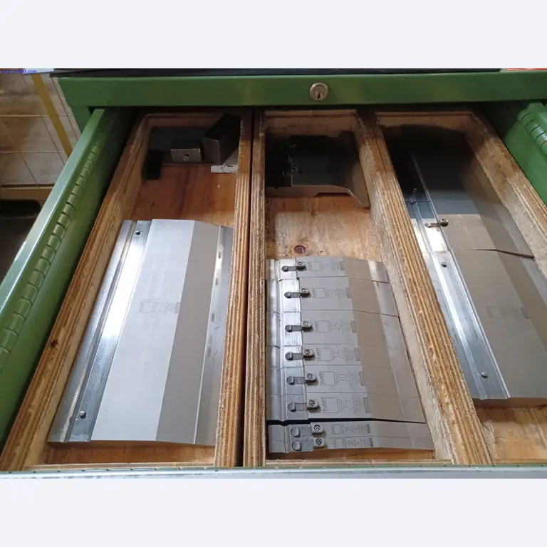 Machines of a lighting manufacturer for metalworking with accessories, continuous painting system, high-bay racking, industrial trucks, vehicles, IT and office equipment-4