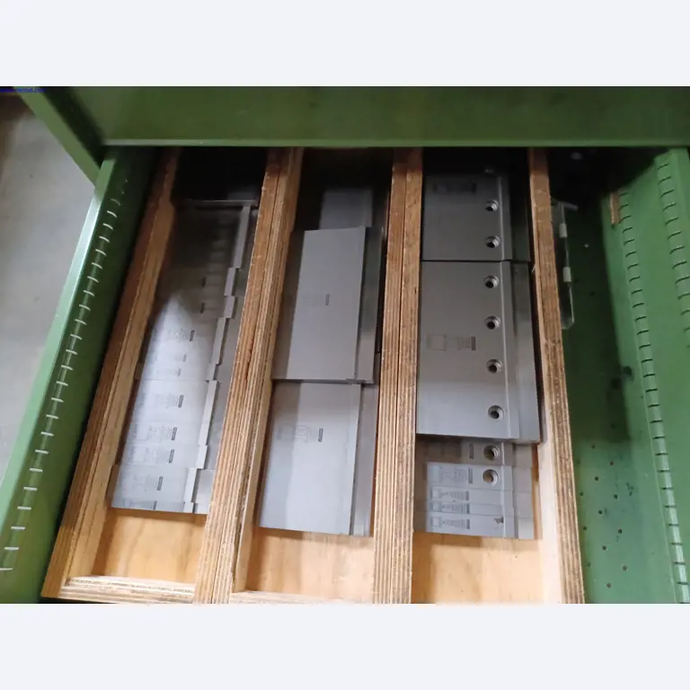 Machines of a lighting manufacturer for metalworking with accessories, continuous painting system, high-bay racking, industrial trucks, vehicles, IT and office equipment-6