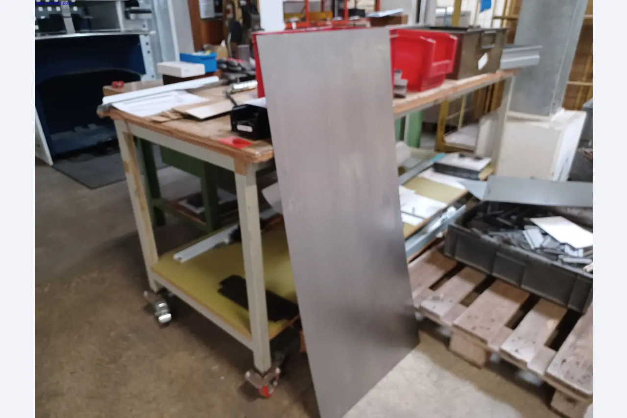 Machines of a lighting manufacturer for metalworking with accessories, continuous painting system, high-bay racking, industrial trucks, vehicles, IT and office equipment-1