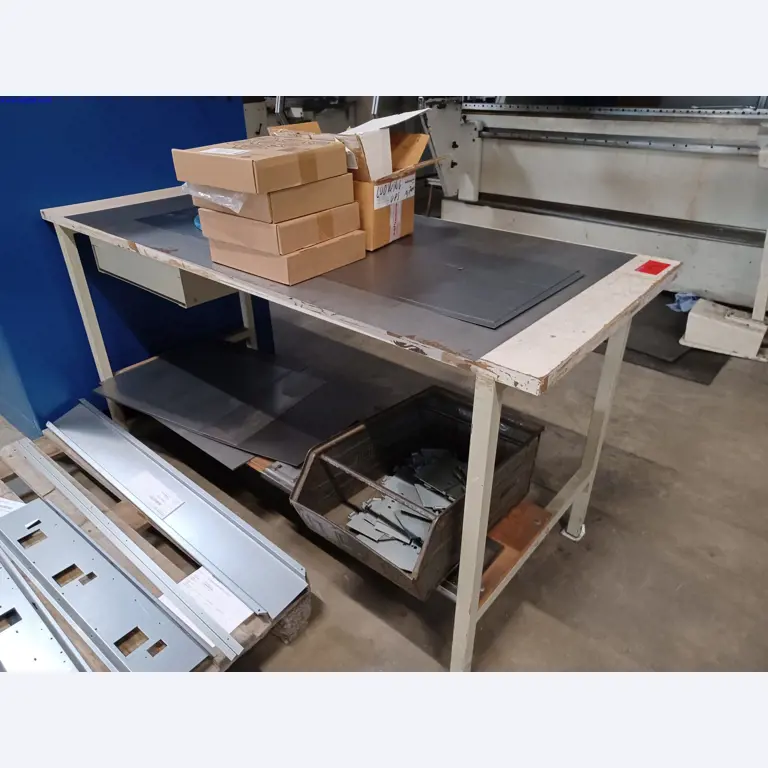 Machines of a lighting manufacturer for metalworking with accessories, continuous painting system, high-bay racking, industrial trucks, vehicles, IT and office equipment-2