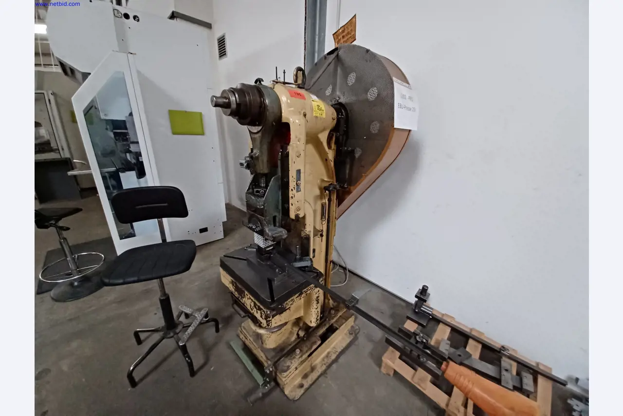 Machines of a lighting manufacturer for metalworking with accessories, continuous painting system, high-bay racking, industrial trucks, vehicles, IT and office equipment-1