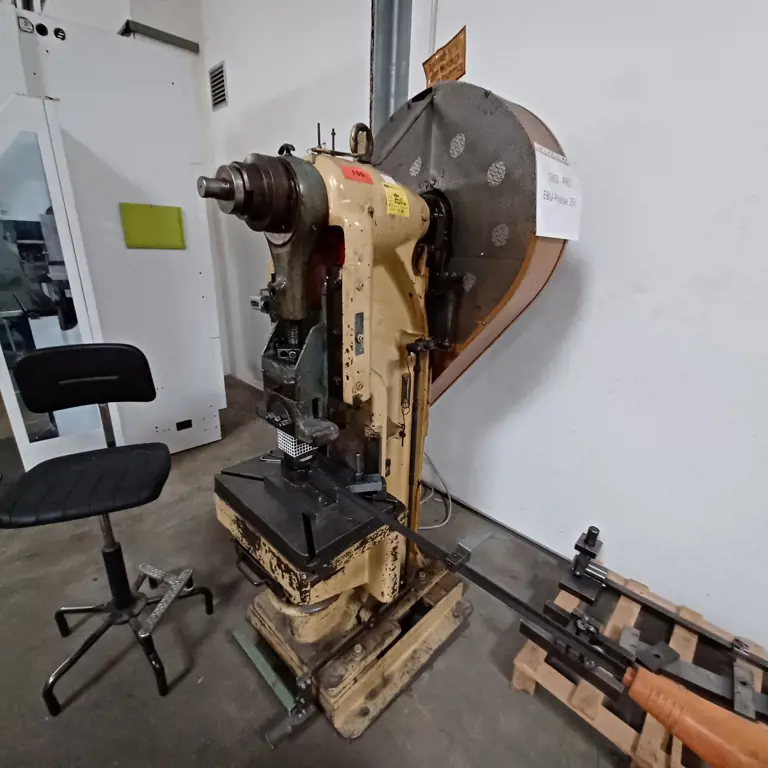 Single-column eccentric press EBU 25