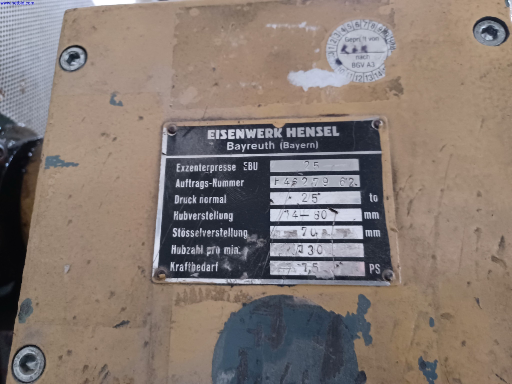 Machines of a lighting manufacturer for metalworking with accessories, continuous painting system, high-bay racking, industrial trucks, vehicles, IT and office equipment-2