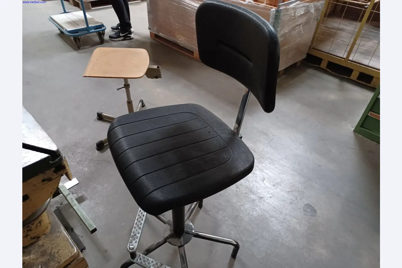 Machines of a lighting manufacturer for metalworking with accessories, continuous painting system, high-bay racking, industrial trucks, vehicles, IT and office equipment-1