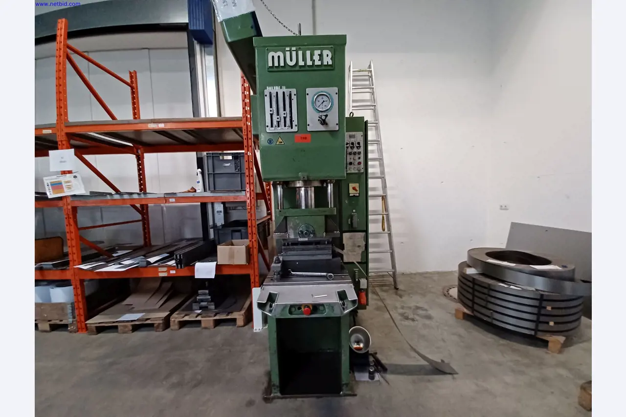 Machines of a lighting manufacturer for metalworking with accessories, continuous painting system, high-bay racking, industrial trucks, vehicles, IT and office equipment-1