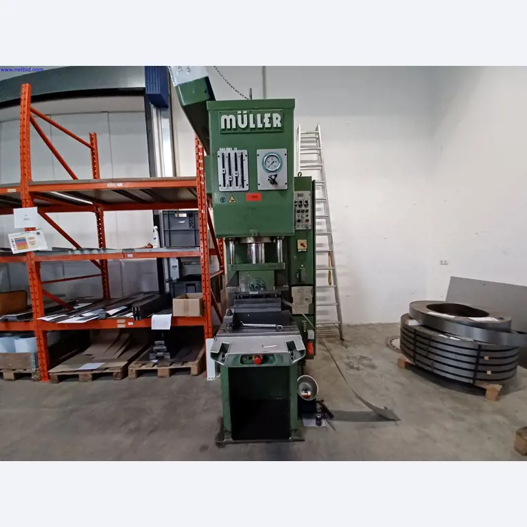 Machines of a lighting manufacturer for metalworking with accessories, continuous painting system, high-bay racking, industrial trucks, vehicles, IT and office equipment-1