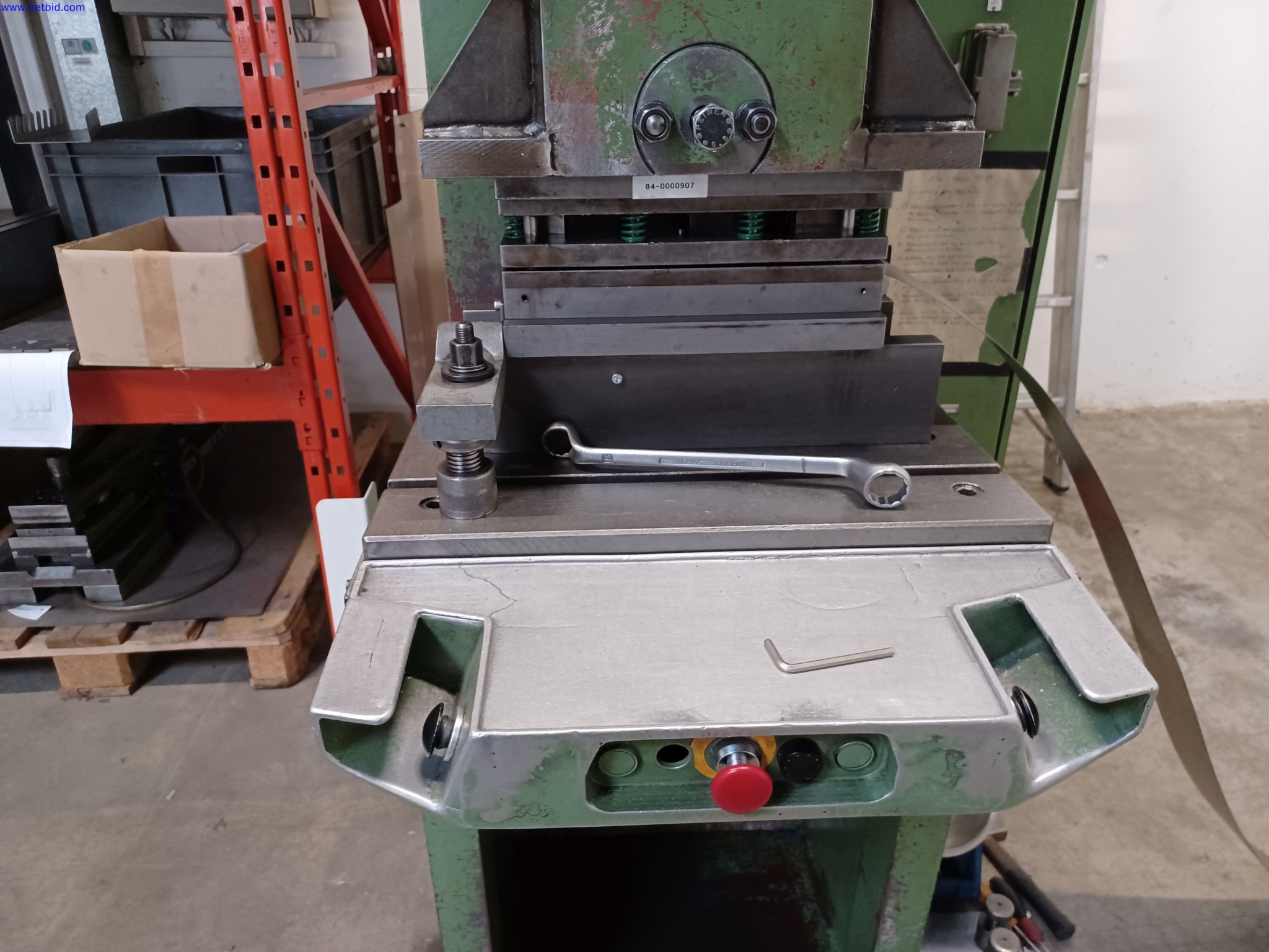 Machines of a lighting manufacturer for metalworking with accessories, continuous painting system, high-bay racking, industrial trucks, vehicles, IT and office equipment-2