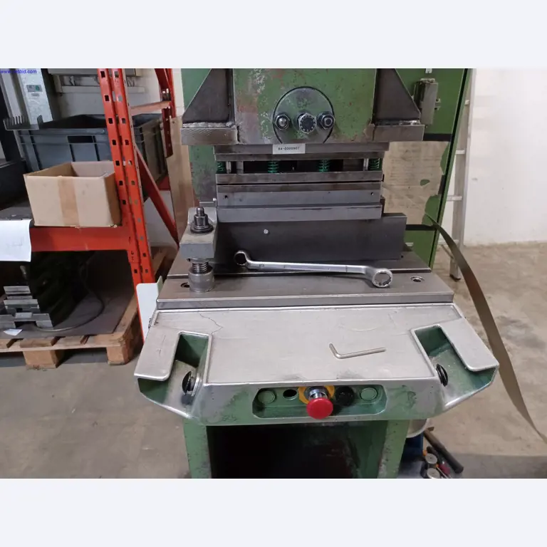 Machines of a lighting manufacturer for metalworking with accessories, continuous painting system, high-bay racking, industrial trucks, vehicles, IT and office equipment-2