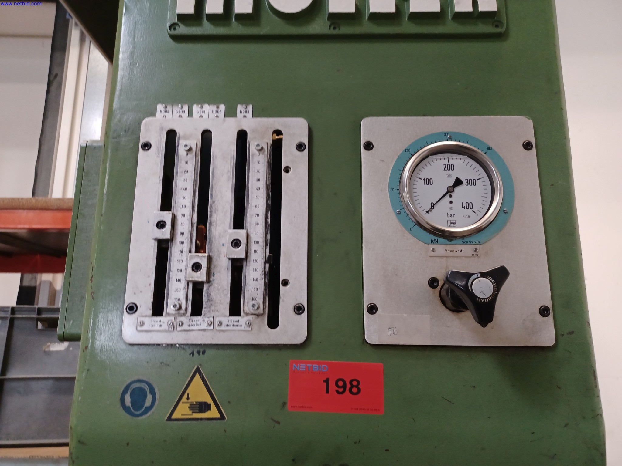 Machines of a lighting manufacturer for metalworking with accessories, continuous painting system, high-bay racking, industrial trucks, vehicles, IT and office equipment-3