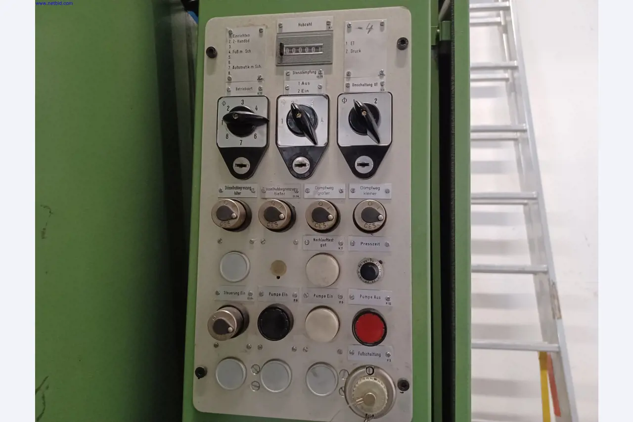 Machines of a lighting manufacturer for metalworking with accessories, continuous painting system, high-bay racking, industrial trucks, vehicles, IT and office equipment-6