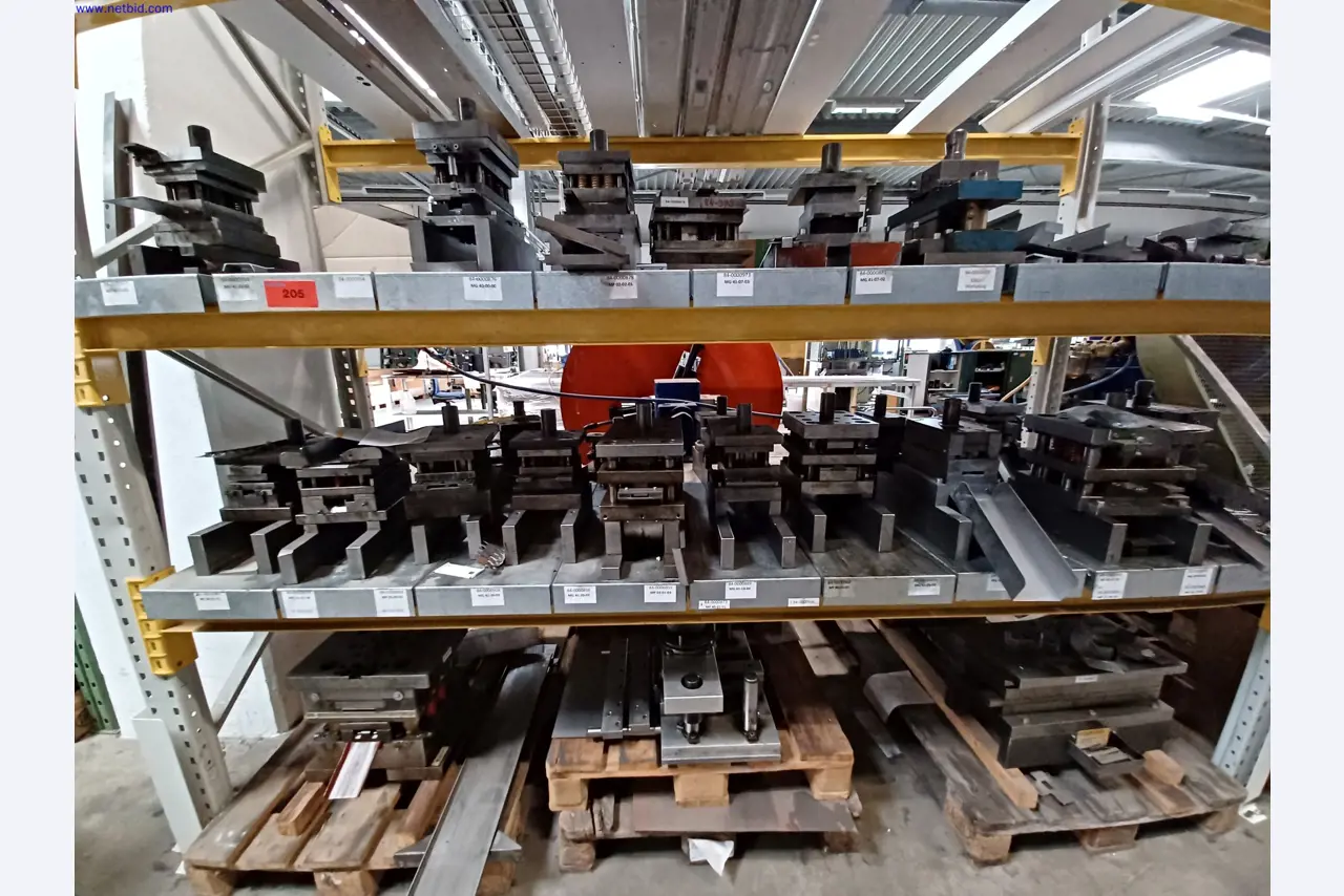 Machines of a lighting manufacturer for metalworking with accessories, continuous painting system, high-bay racking, industrial trucks, vehicles, IT and office equipment-1