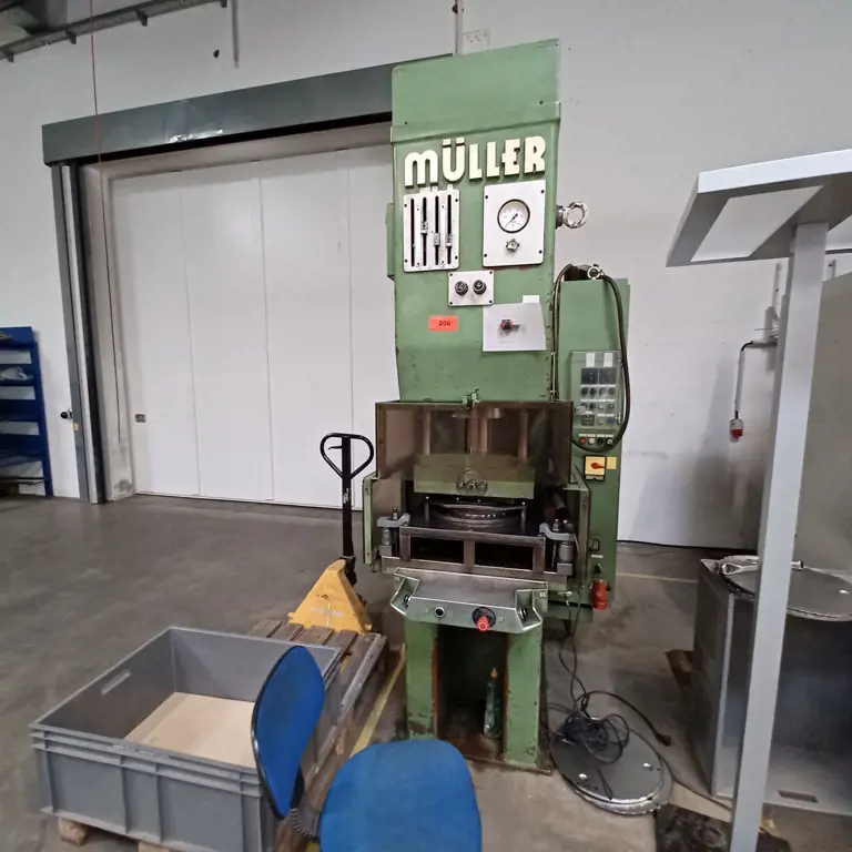 Hydraulic C-frame press MÜLLER WEINGARTEN CD63.11.21-4